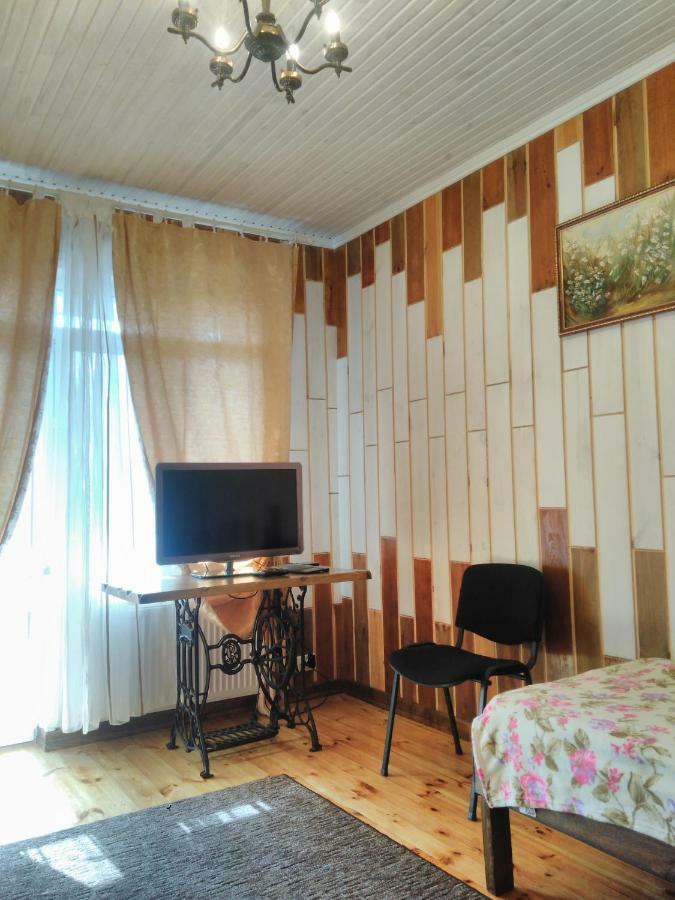 Отель "Swallow House" Tjerkasy Eksteriør billede